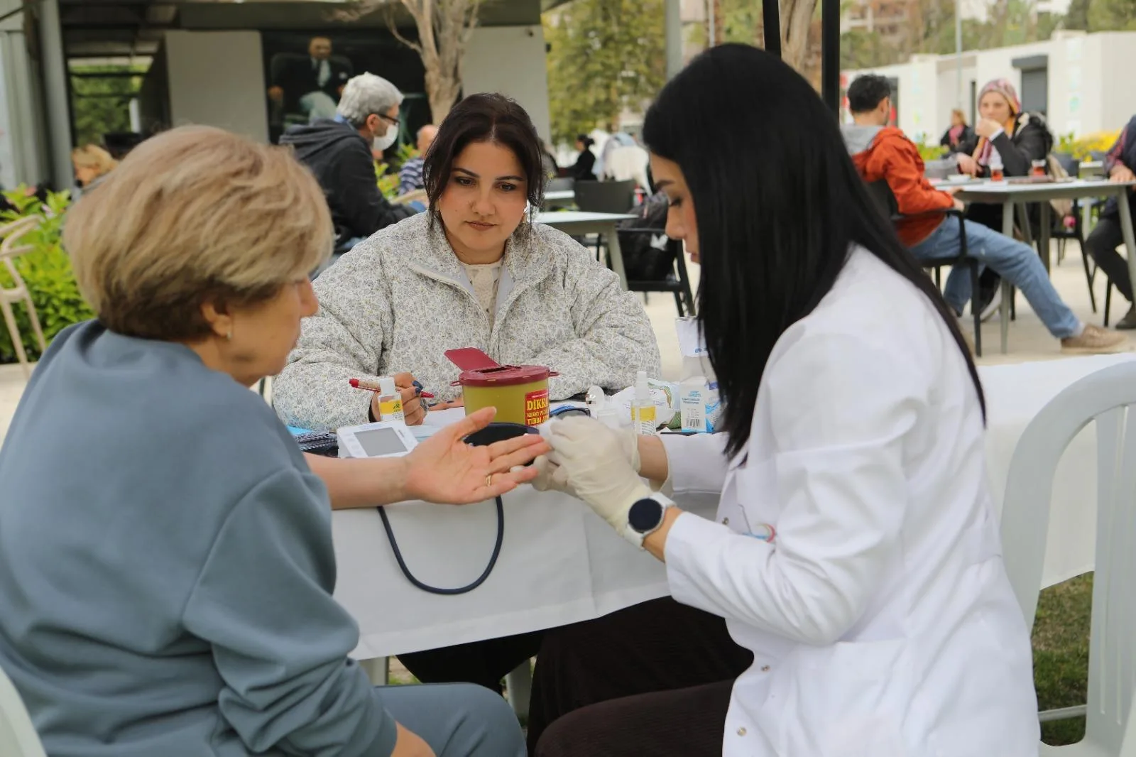 BayraklÄ±âda SaÄlÄ±k HaftasÄ±ânda SaÄlÄ±k Hizmeti VatandaÅla BuluÅtu (1)-1776257768715.webp